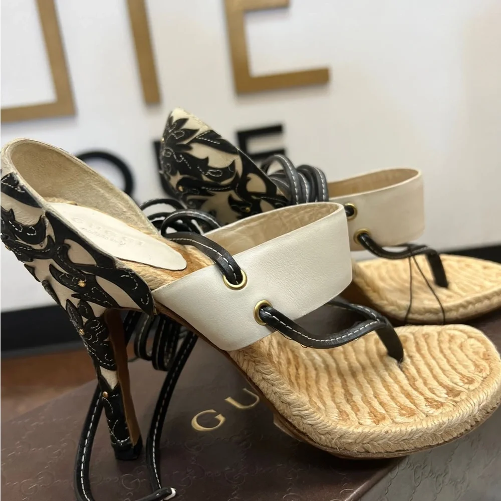 Gucci sandals - Picture 1 of 2